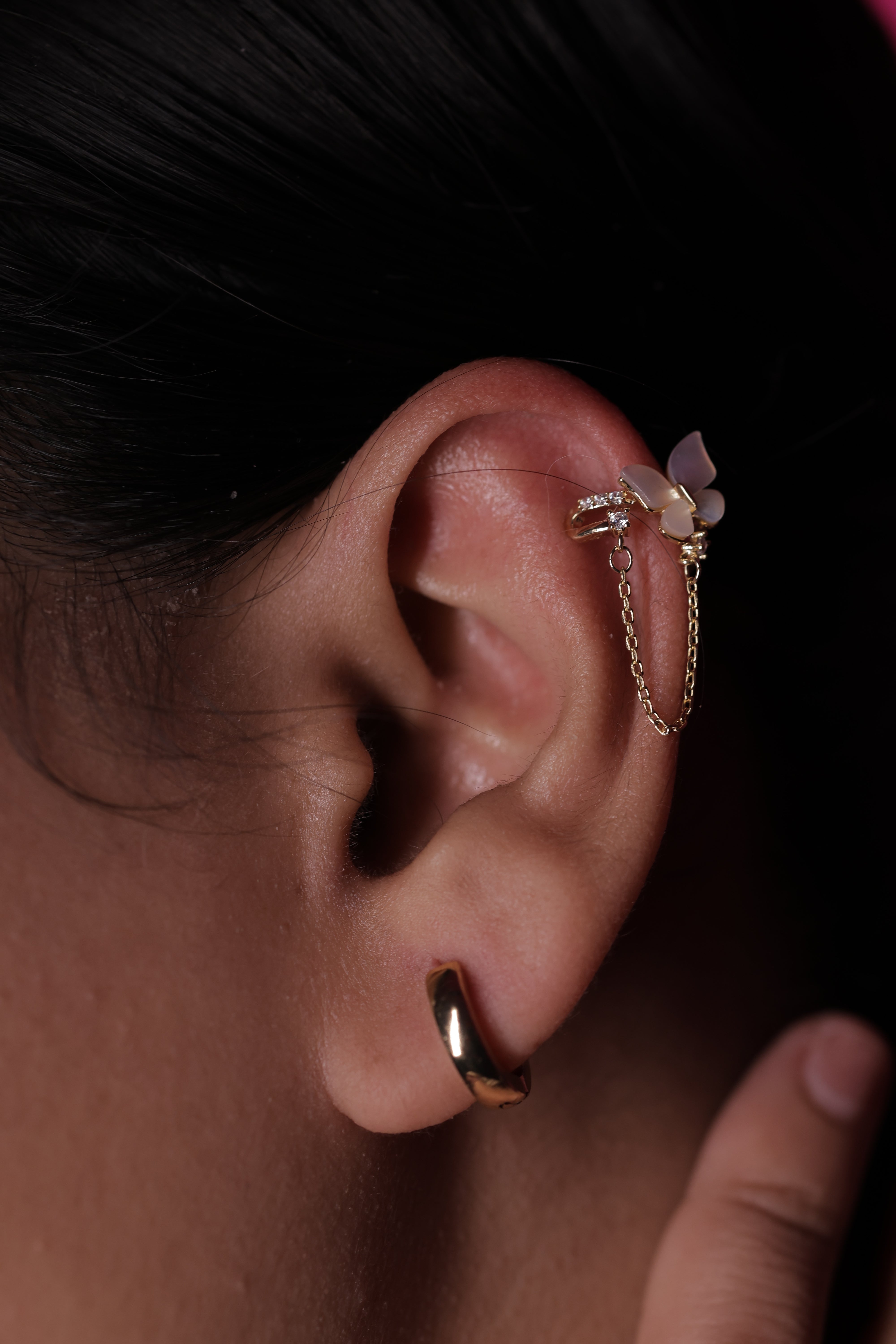 White wings cuff