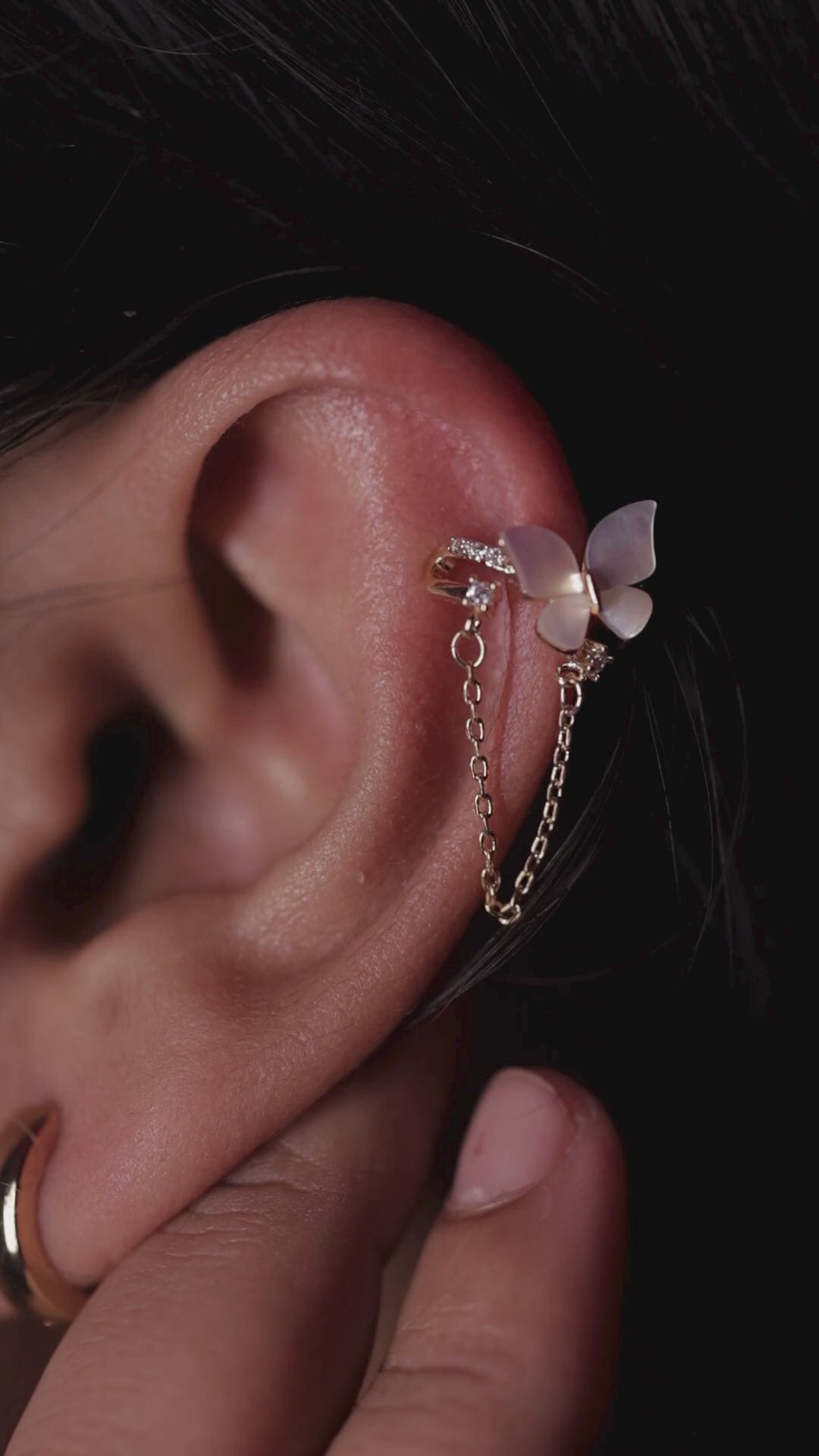 White wings cuff